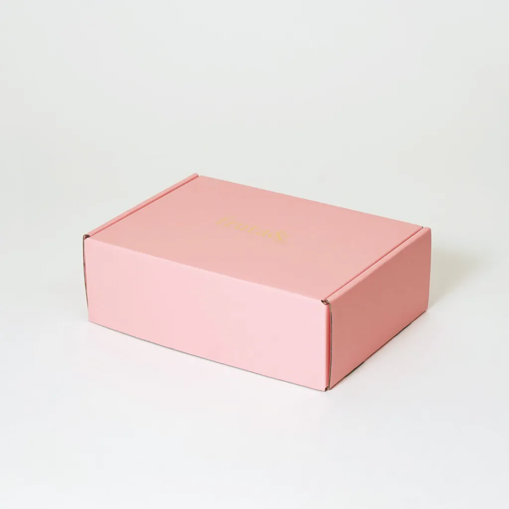 ピンクでフェミニンなカフェのパッケージ7